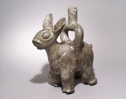 Ceramic: Viru ceramic greyware single spout vessel in the form of a Viscaya $7,500