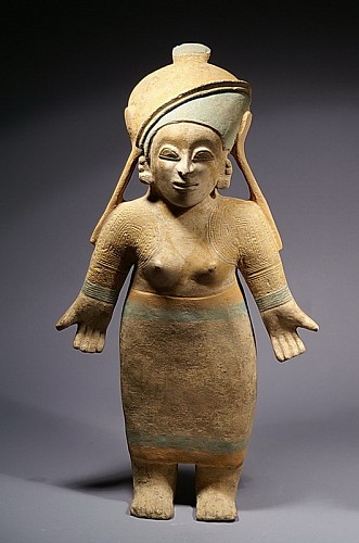Jama Qoaque Large Standing Queen Figure with Hands Held Out Price Upon Request