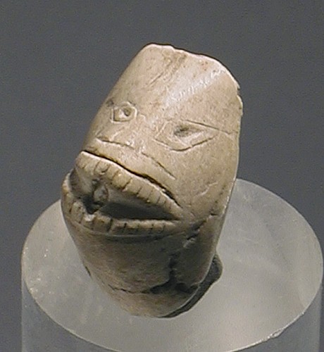 TaÃ­no  White Shell Three-Pointer with Unusual Face